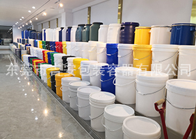 甘孜粮惺货运代理有限公司吉安容器一楼涂料桶、机油桶展区